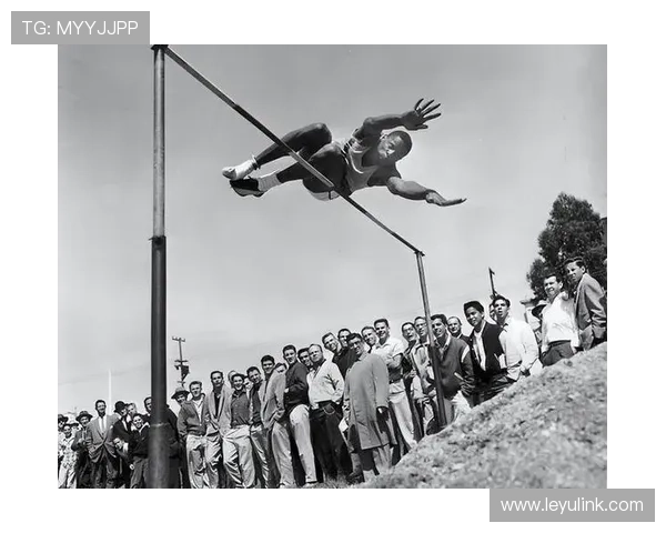 张伯伦单打拉开内线差距，助力球队长时间主导篮下战局