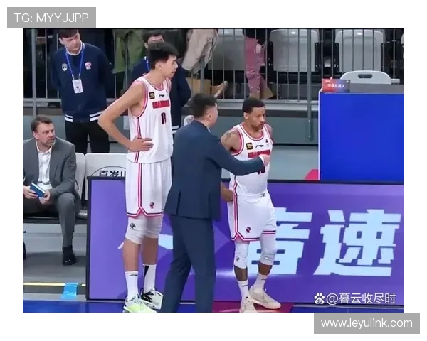 累计犯规规则解析：影响比赛判罚与球队战术调整的关键标准