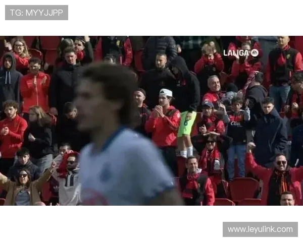 拉菲尼亚：传中与远射双威胁进攻手段