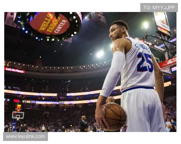 本·西蒙斯突破组织结合提升三分选择，显著拉开关键时刻对手防线